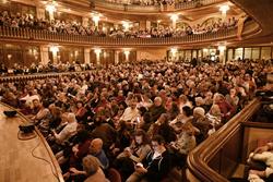 Gener 76 de Lluís Llach al Palau de la Música de Barcelona amb el BarnaSants 